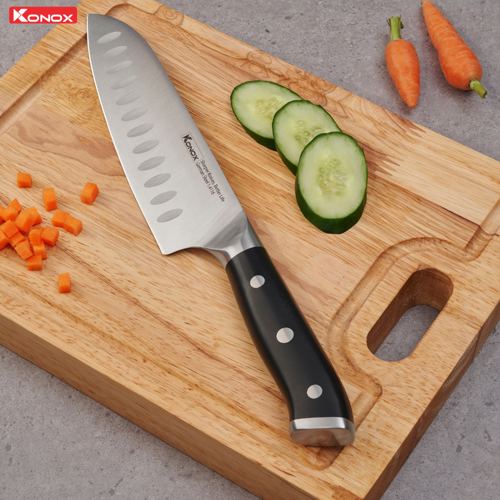 Rãnh vỏ sò và thép 1.4116 trên Santoku Emmitt