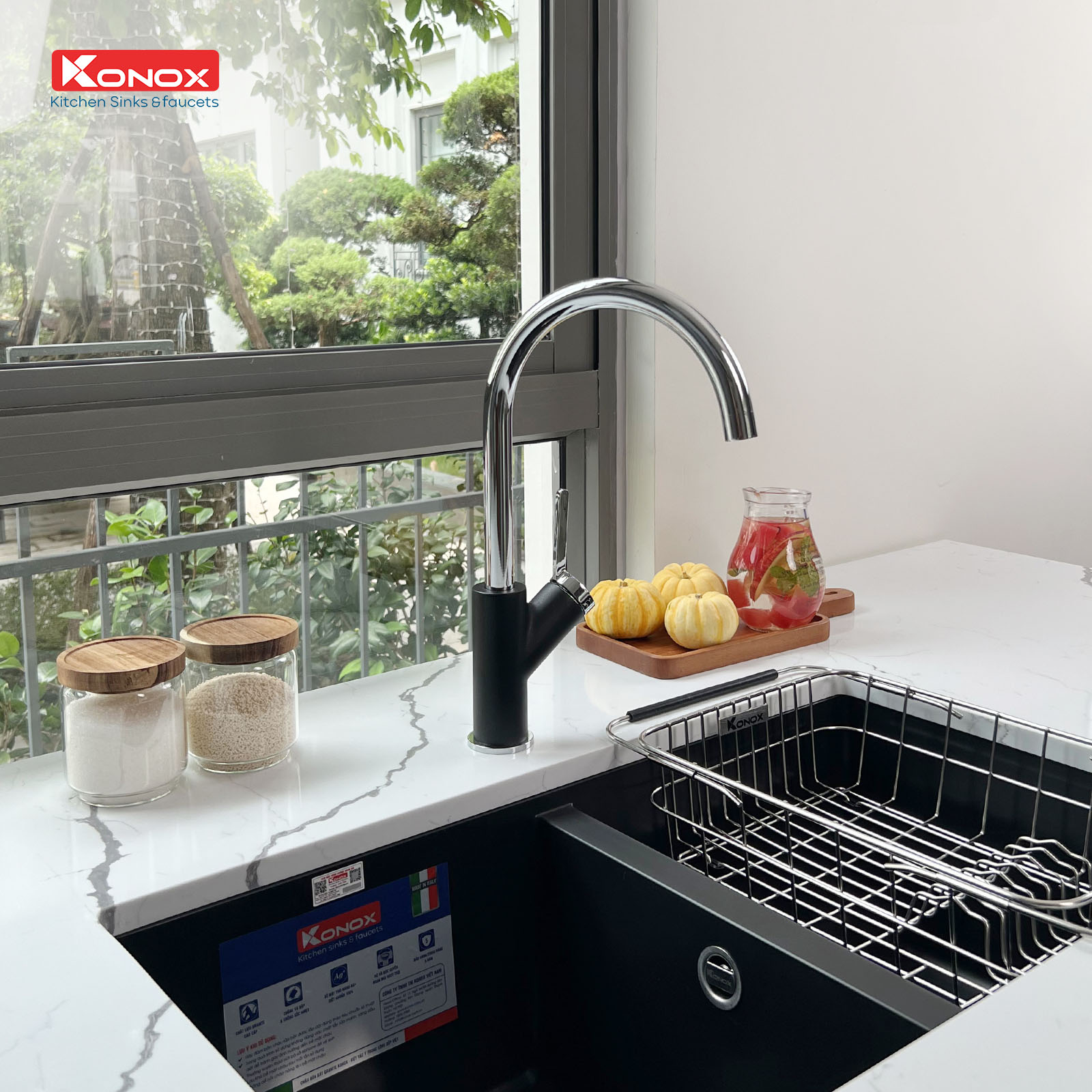 Lắp đặt Modo Black với chậu granite
